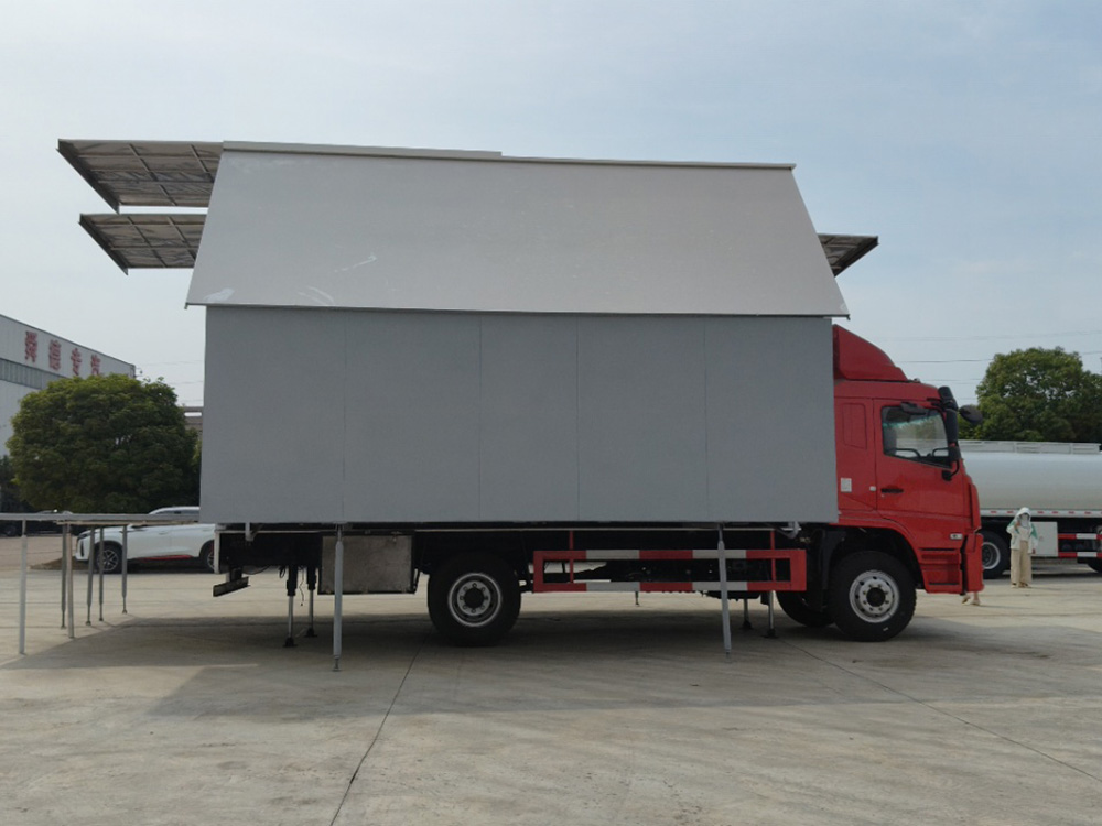 东风  6米5双面展开舞台车 后台带封闭式小屋