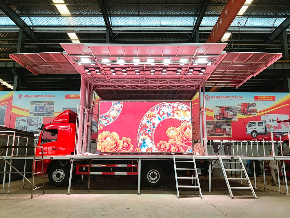 东风6米5双舞台车