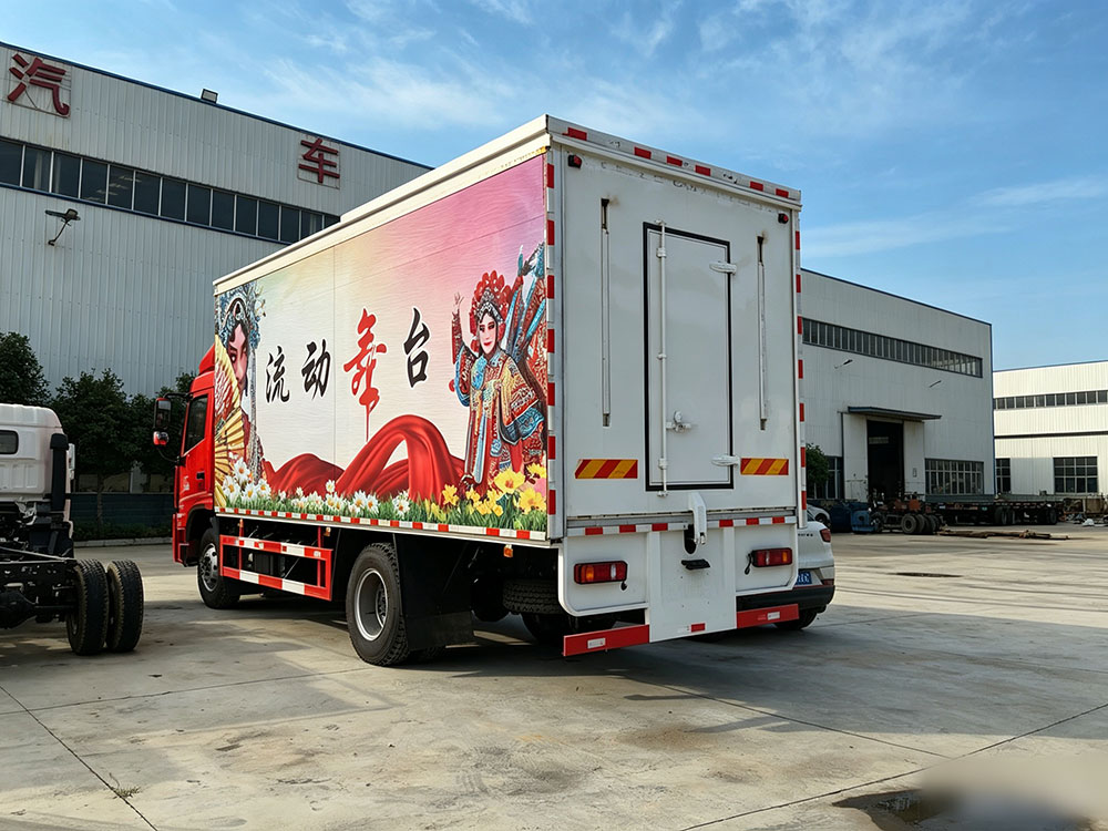 东风6米5双舞台车
